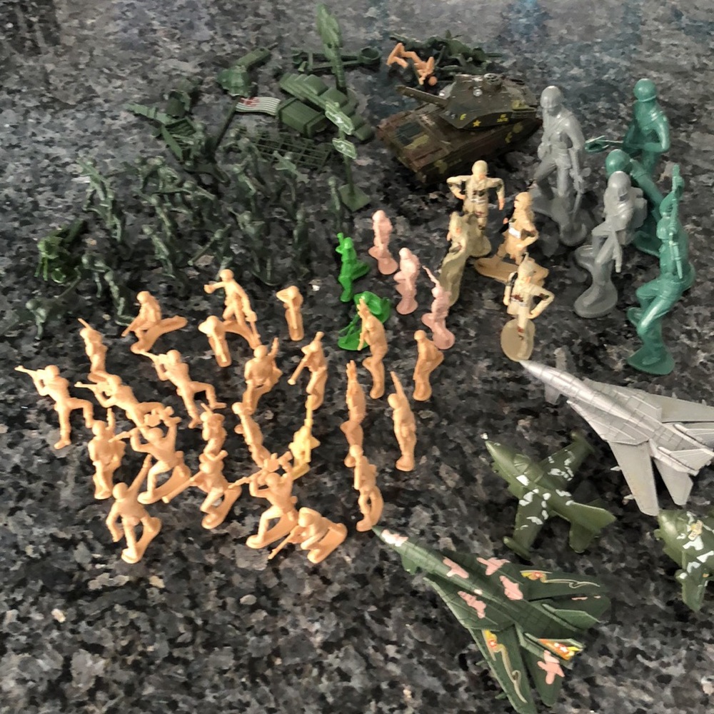 Toy soldiers lot